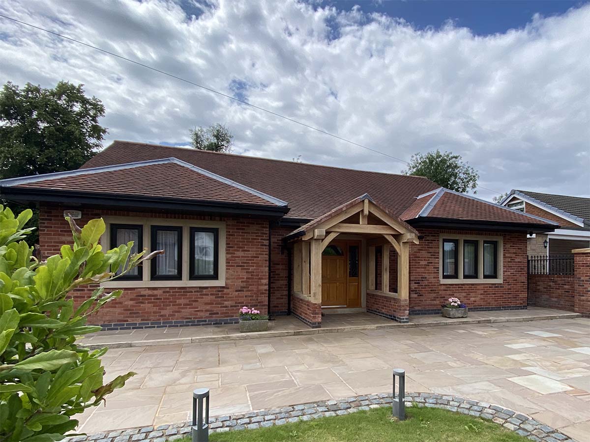 Bungalow construction in Manchester with Oaks beams